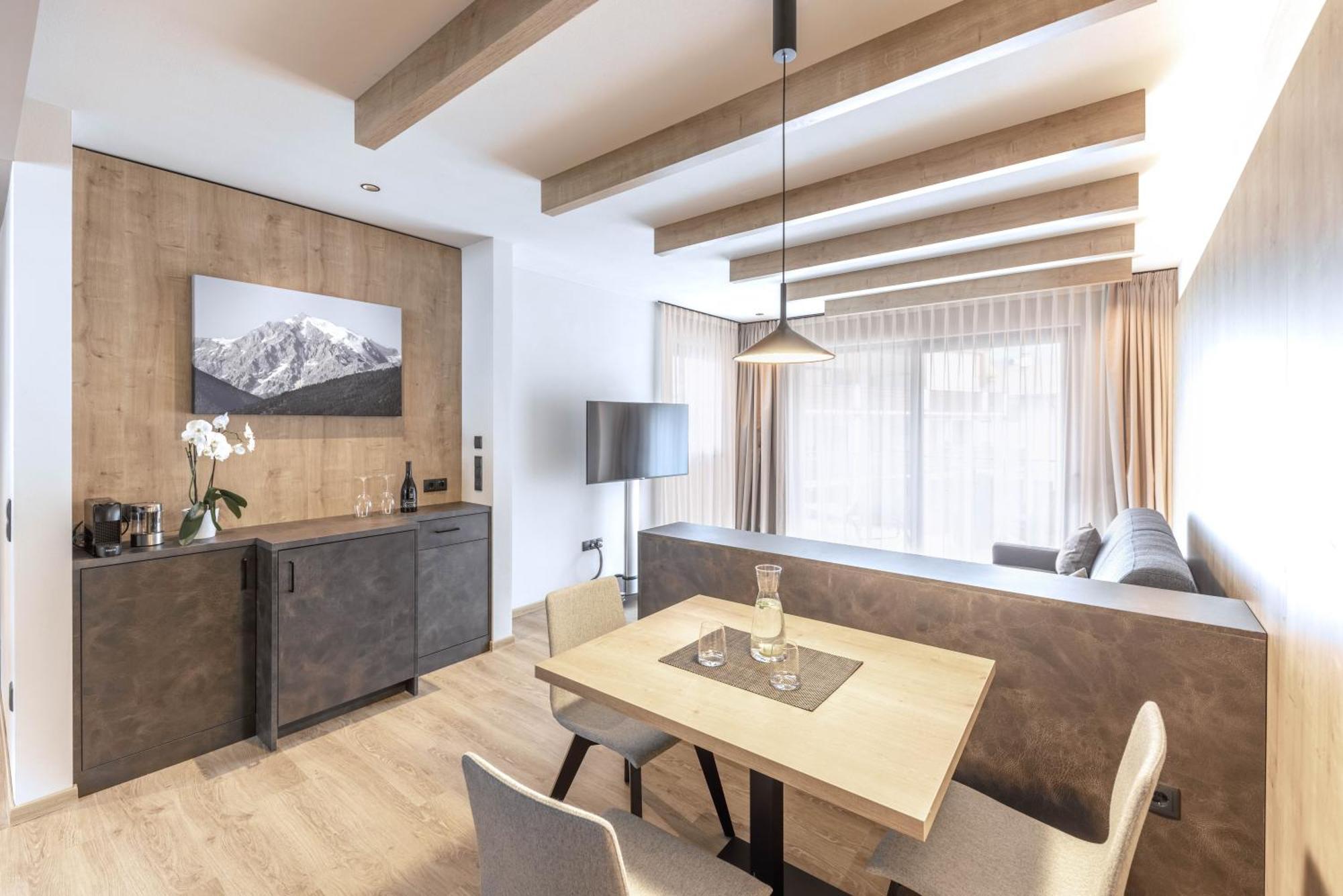 Villa Hubertus Luxuria Nova Suites - Adults Friendly Naturns Εξωτερικό φωτογραφία